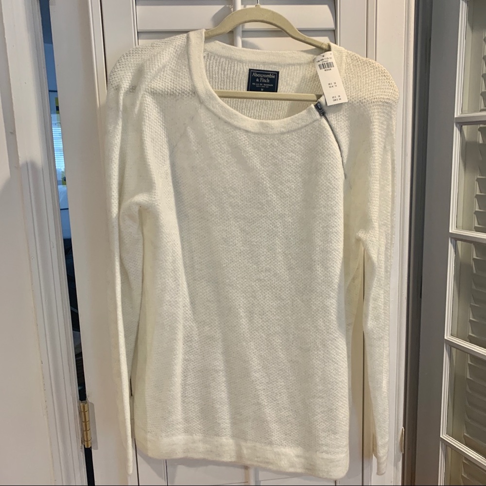 NWT! Abercrombie & Fitch white zip crew sweater M